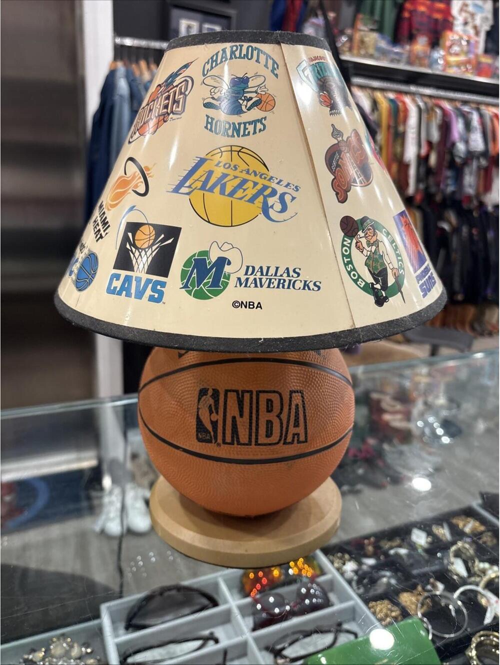 Vintage 98’ NBA Spaulding Basketball Lamp*Working Condition*